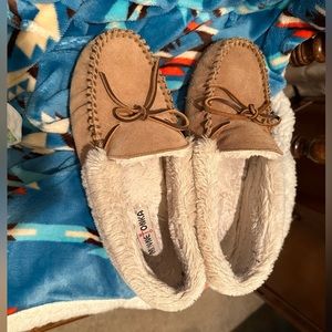 Minnetonka Slippers